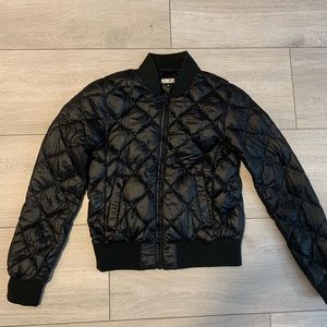 Aritzia Parklife Thin Down Puffer S